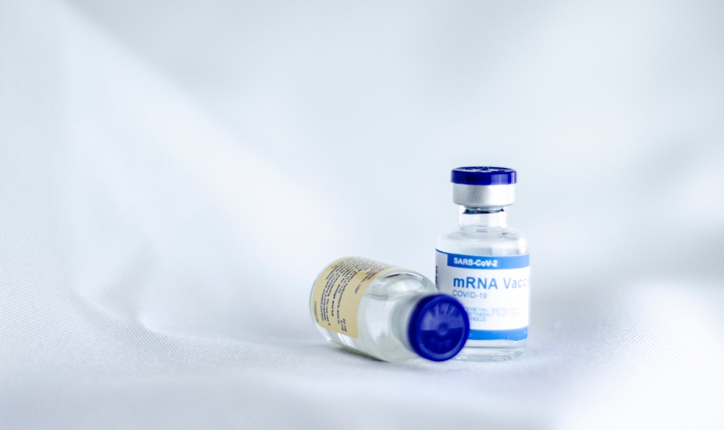 ampullen-mit-mrna-impfstoff
